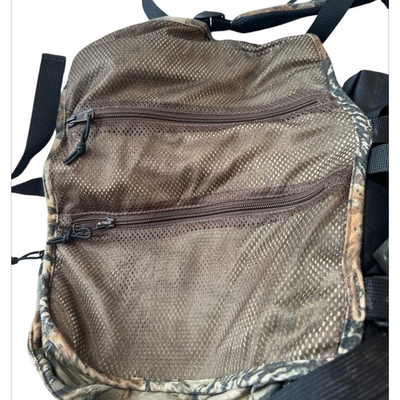 Cabela’s Camo Hunting Vest with Seat & Turkey Call Case Small-Large - Picture 7 of 13